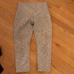 Lulu lemon size 6 cropped leggings